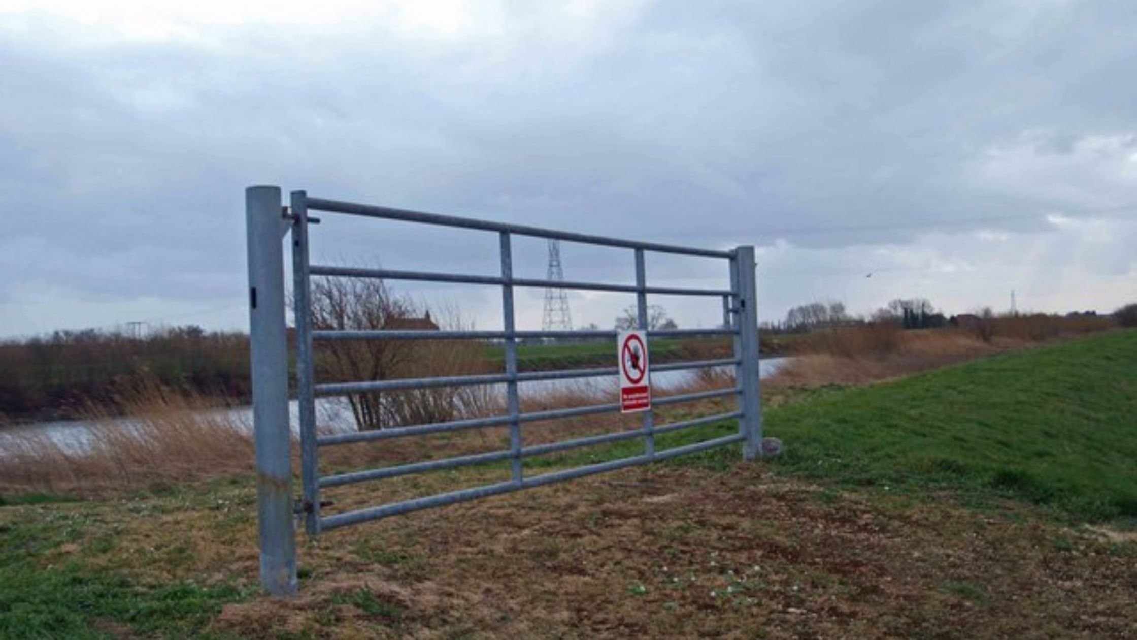 Gate but no fence